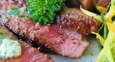 Diferentes carnes exóticas que se pueden comer viajando por el mundo
