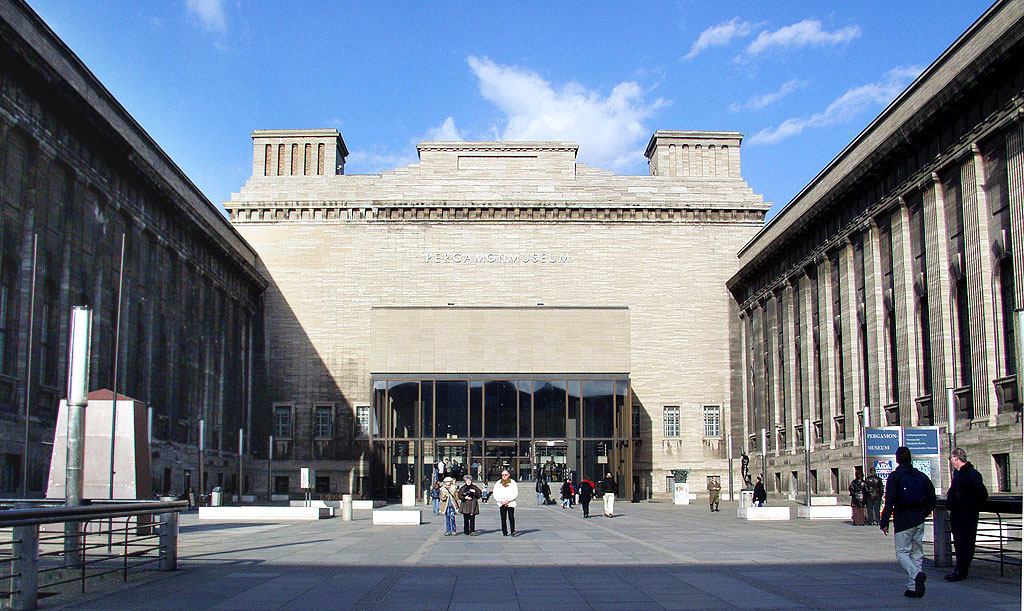 Fachada del Museo de Pérgamo en Berlín
