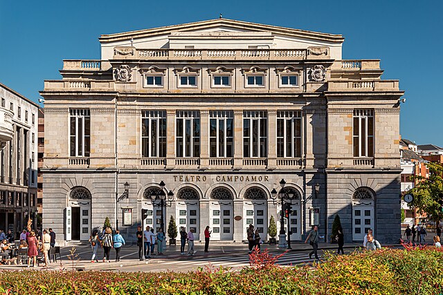 Fachada del Teatro Campoamor