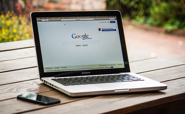 Portátil con Google abierto
