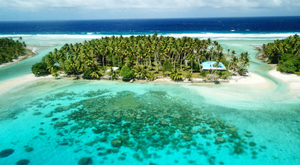 Vistas de las Islas Marshall entre aguas cristalinas