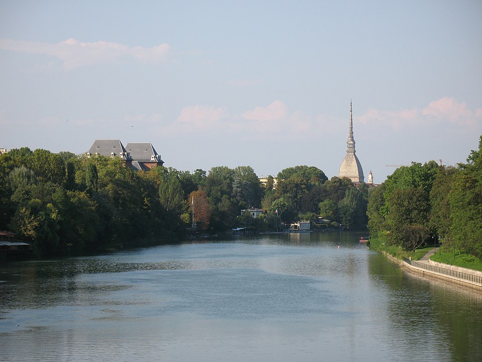 Río Po a su paso por Turín