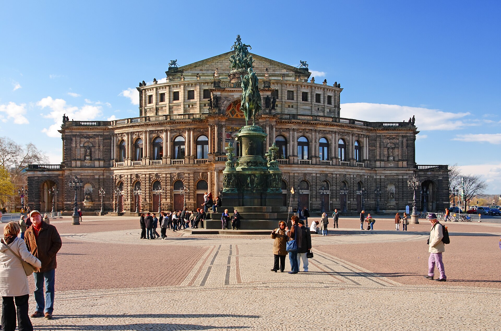 Fachada principal del Semperoper