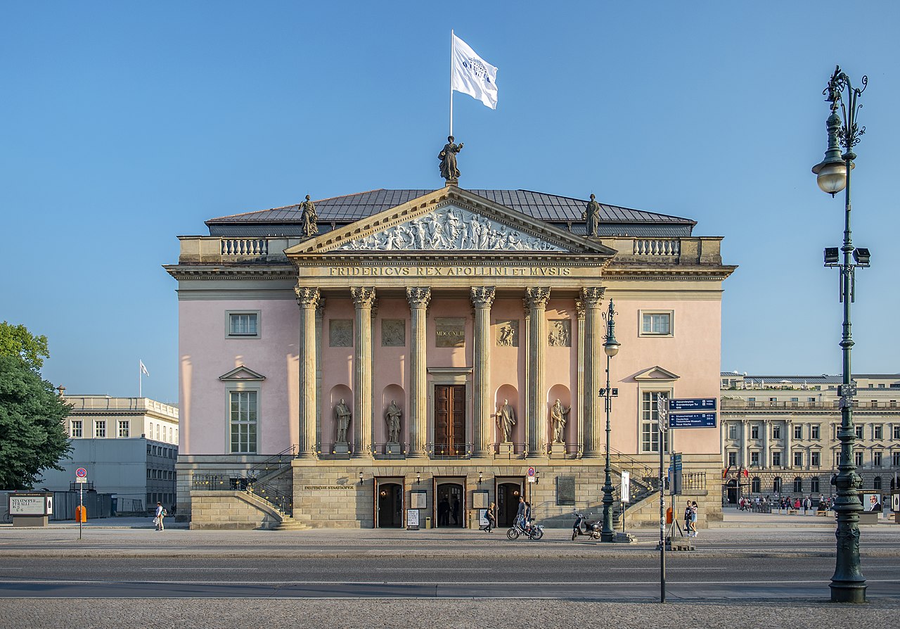 Fachada de la Staatsoper Unter der Linden