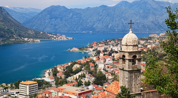Vistas de la bahía de Kotor